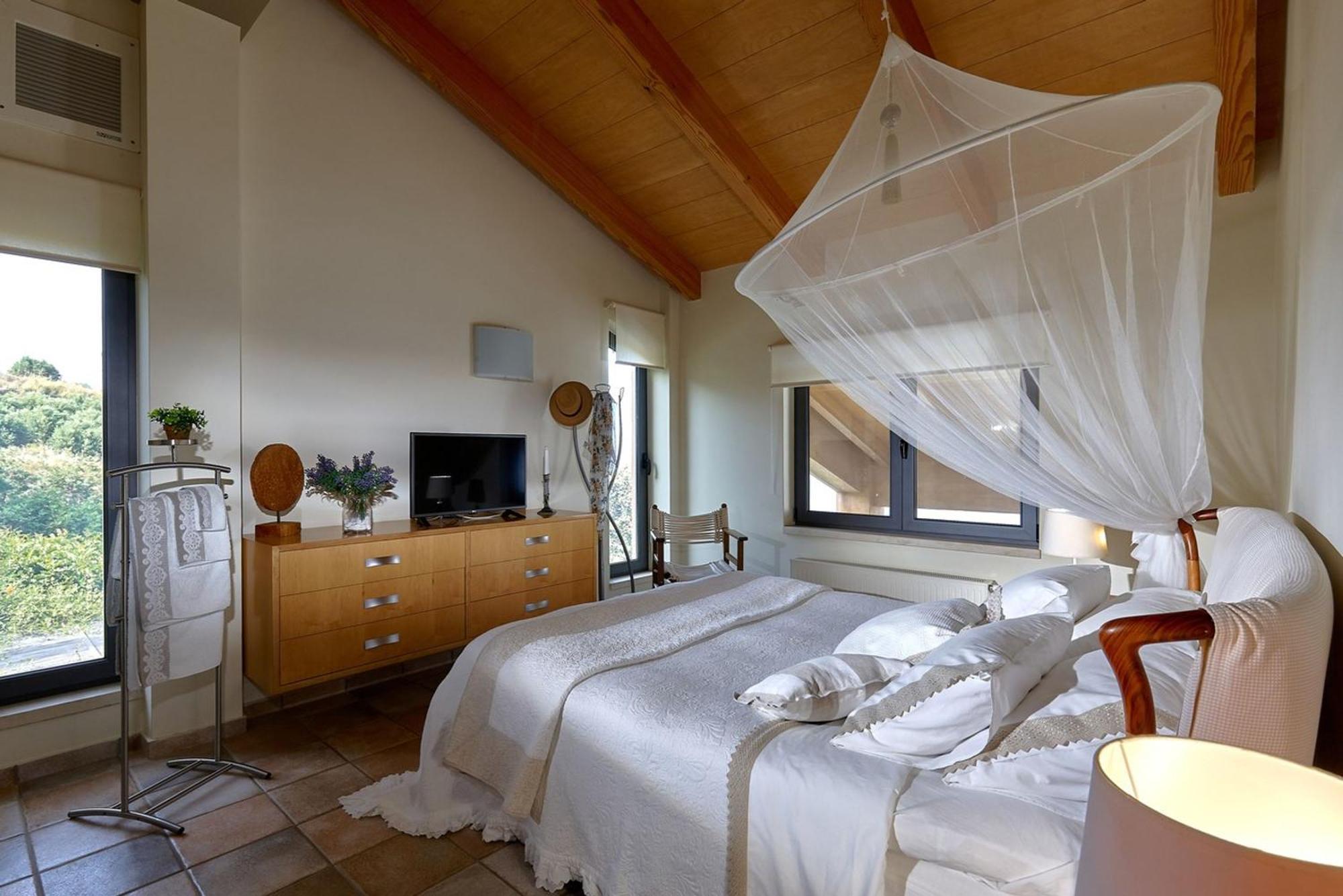 Villa Vollard With Amazing View Pool Heraklion  Bagian luar foto
