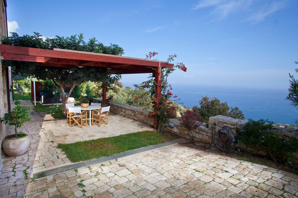 Villa Vollard With Amazing View Pool Heraklion  Bagian luar foto